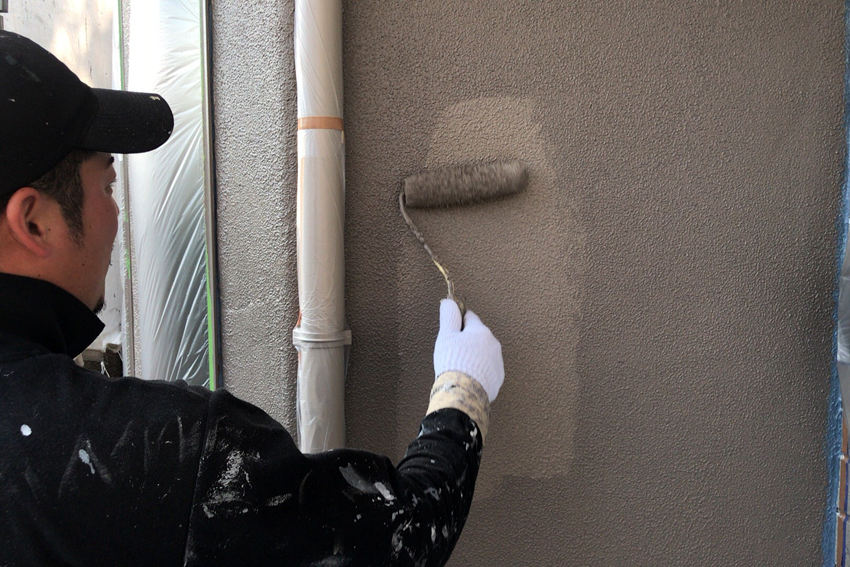 屋根の遮熱塗装と外壁のクリアー塗装と塗潰し、コーキング打替、ベランダ防水トップ