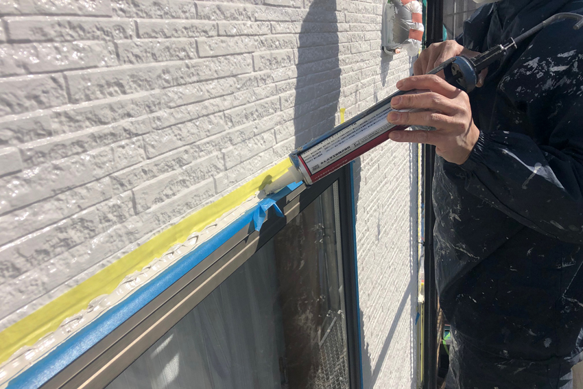 屋根／瓦補修と遮熱塗装、外壁／クリアー塗装と塗潰し、コーキング打替、ベランダ防水トップコート