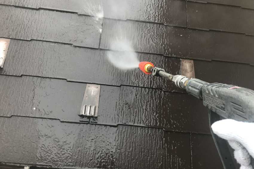 屋根／遮熱塗装、外壁／クリアー塗装と塗潰し、コーキング打替、ベランダ防水トップコート