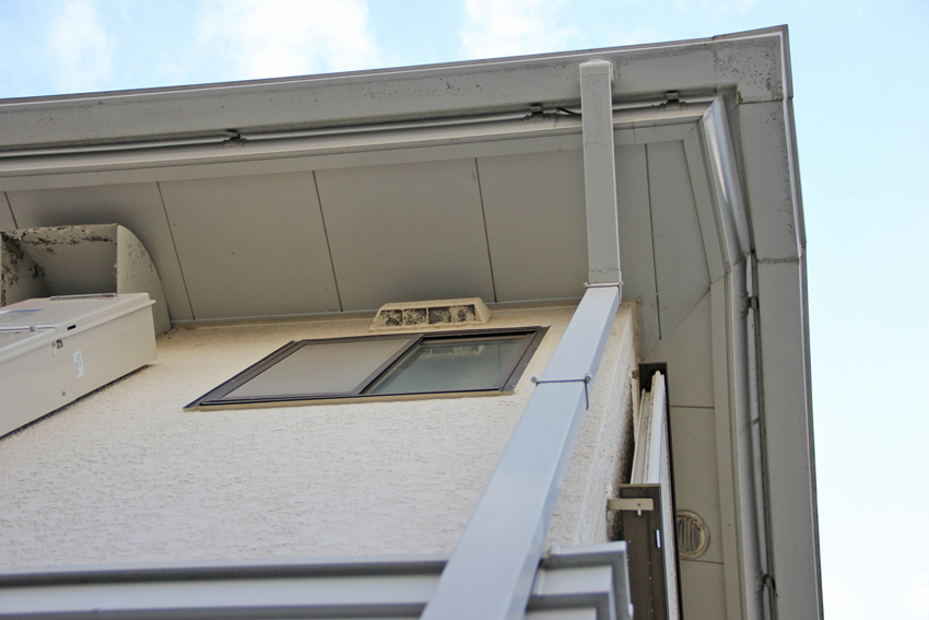 屋根の遮熱塗装、外壁塗装、外壁部分張替、庇新設