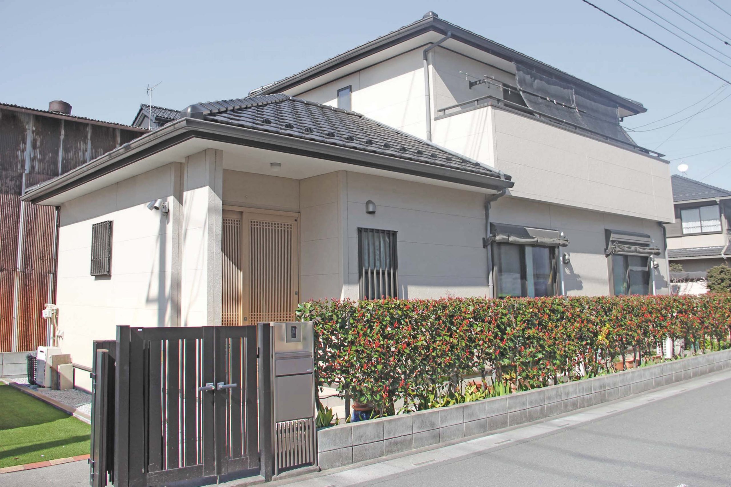 上尾市でペリアートによる多彩色模様の外壁塗装