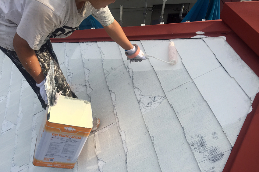 屋根塗装(遮熱)と外壁塗装(2階塗潰し、1階天然石含有塗装)