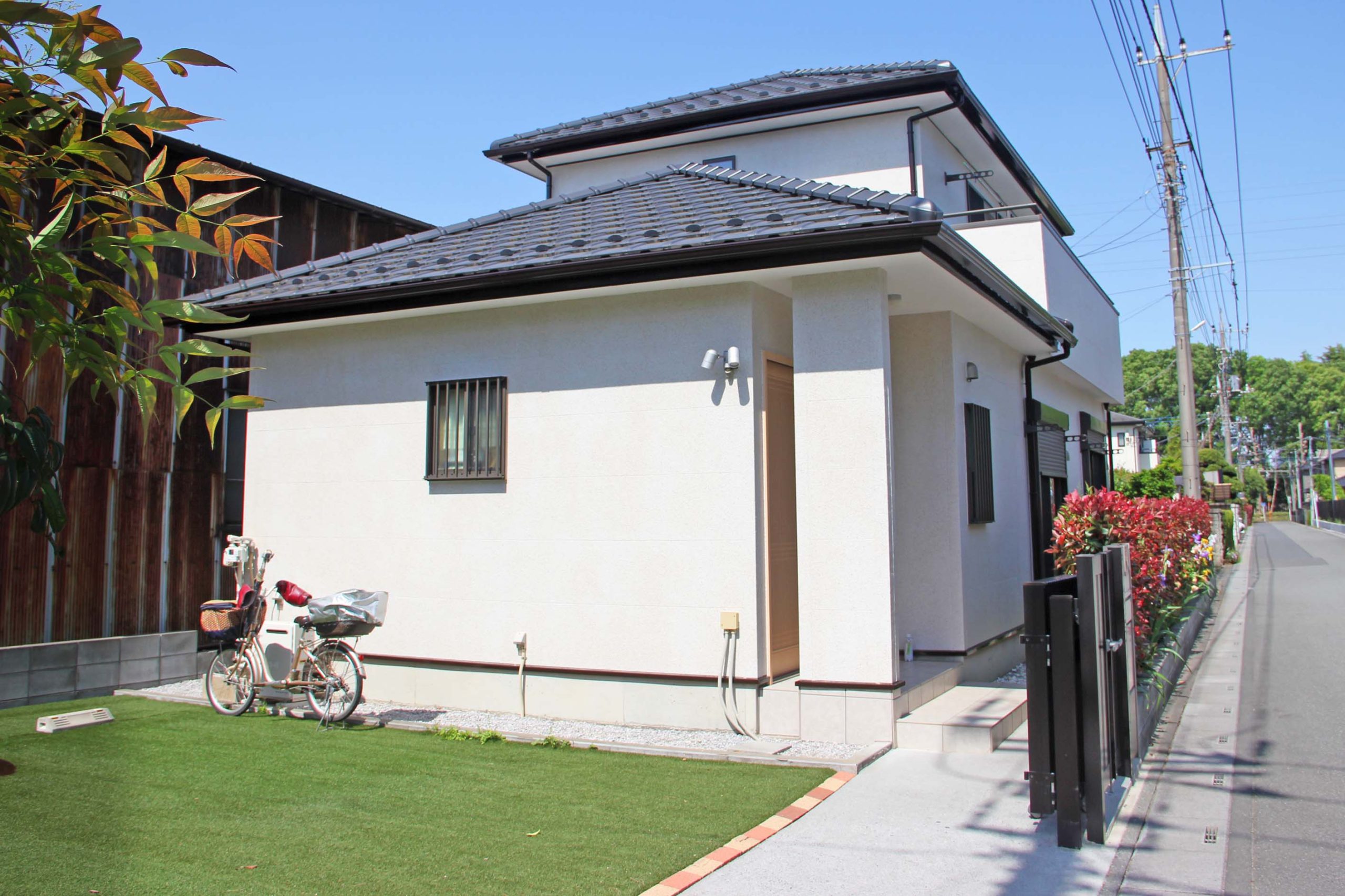 上尾市でペリアートによる多彩色模様の外壁塗装