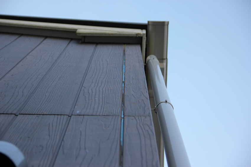 屋根の遮熱塗装、外壁のツートンカラー塗装、コーキング打替、ベランダ防水トップコート