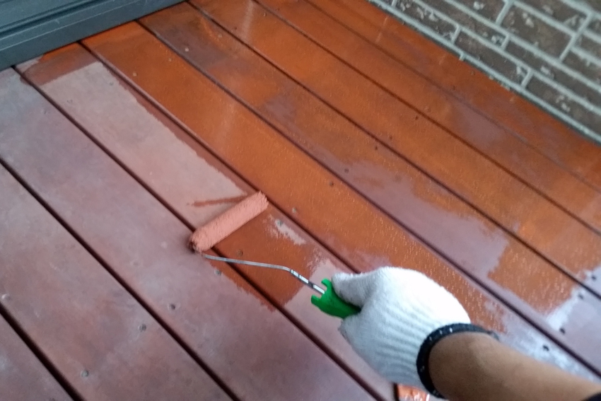 屋根遮熱塗装、外壁塗潰&クリア塗装、コーキング打替、ベランダ防水トップコート