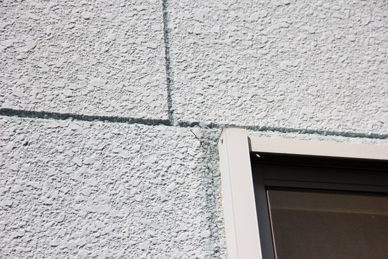 セメント瓦の遮熱塗装とALC外壁塗装、ベランダウレタン塗膜防水