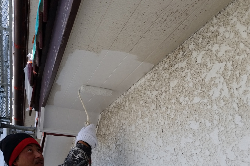 屋根面土補修、モルタル外壁塗装とベランダ庇交換