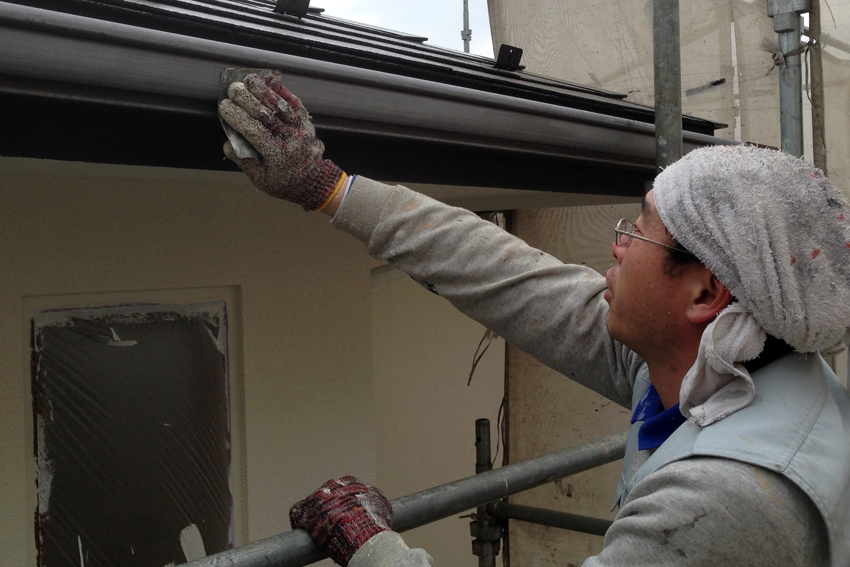 高遮熱屋根塗装、モルタル外壁ひび割れ補修、外壁塗装
