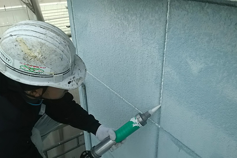 セメント瓦の遮熱塗装とALC外壁塗装、ベランダウレタン塗膜防水