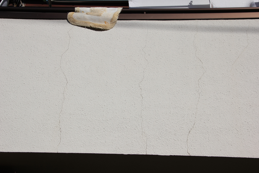 屋根漆喰補修と外壁塗装、ベランダ床防水