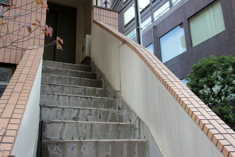 マンション－階段・通路のシート防水