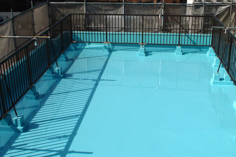 屋上シート防水を通気緩衝工法でウレタン塗膜防水に