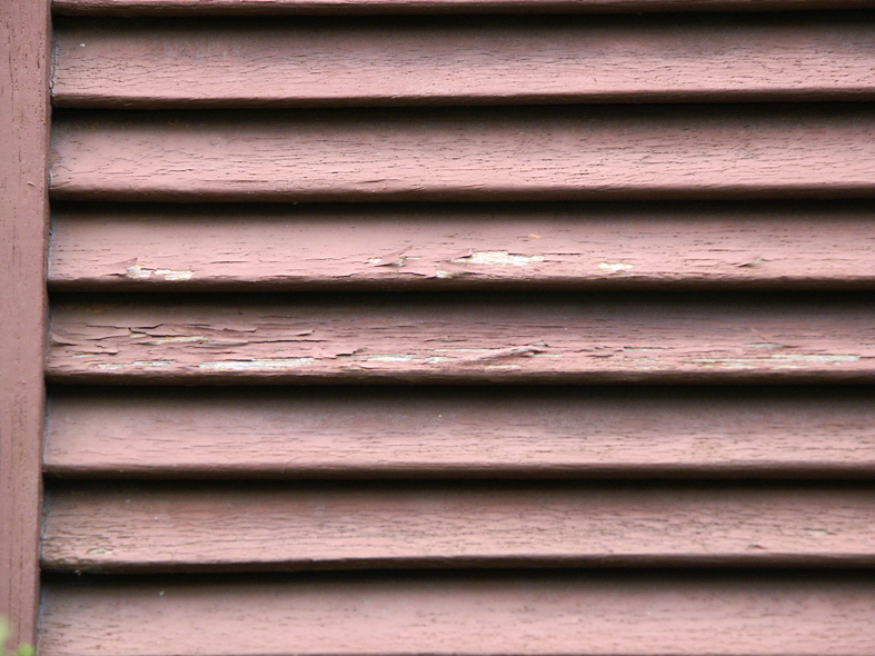 伊奈町の、木造家屋で木部塗装－鎧戸、面格子、縁台