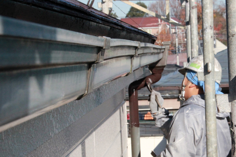 ｽﾚｰﾄ高遮熱屋根塗装、ｻｲﾃﾞｨﾝｸﾞ割れ補修、外壁塗装、ベランダ防水塗装
