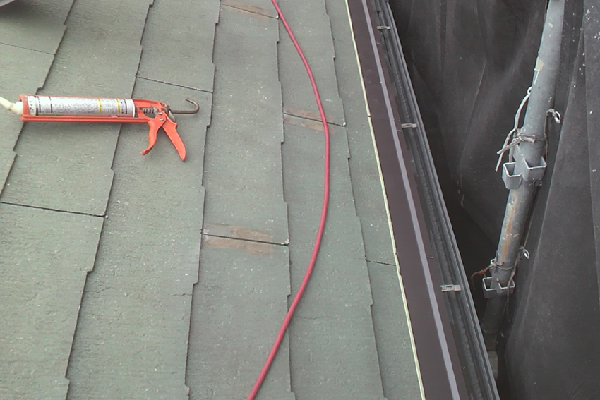 カバー工法による屋根の葺替-横暖ルーフ