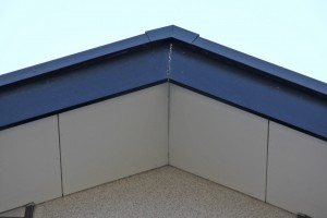 上尾市のH様へ屋根と外壁塗装の見積説明