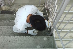 さいたま市大宮区のSマンションで階段の手摺や踏面の塗装
