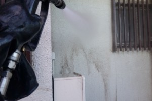 さいたま市見沼区のS様邸で外壁塗装のための高圧洗浄