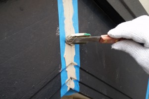 さいたま市緑区のA様邸で外壁塗装のための入隅コーキングが完了