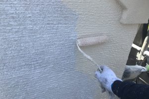 さいたま市北区のT様邸で外壁の中塗完了