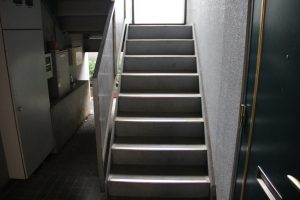 さいたま市北区のY様とマンション内階段の塗装とシート防水の契約