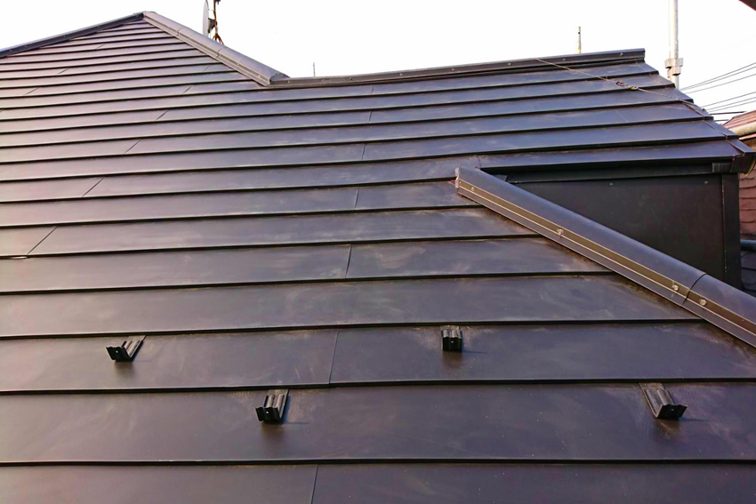 カバー工法による屋根の葺替-カレッセ