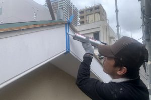 さいたま市浦和区のU様邸で屋根葺替と外壁塗装が進行中