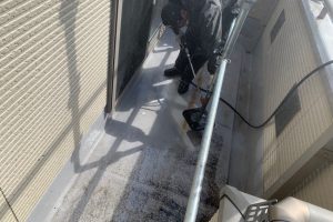 上尾市のK様邸で屋根塗装と外壁塗装、コーキング打替、ベランダ防水工事が２４日に着工