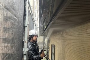 さいたま市浦和区のT様邸で外壁塗装のための高圧洗浄