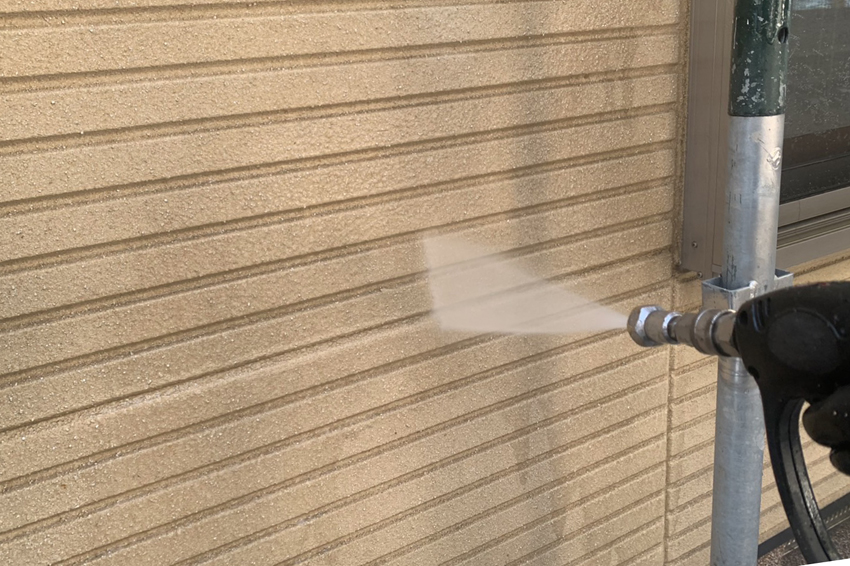 外壁／多彩模様塗装、バルコニー／防水トップコート