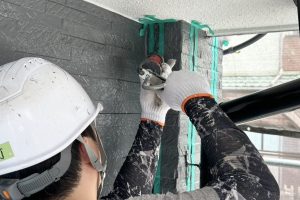 さいたま市北区、O様邸で外壁塗装の後のシーリング