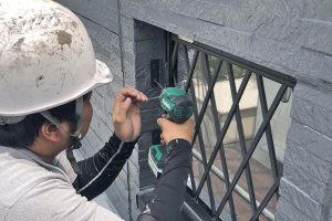 さいたま市北区、O様邸で下屋根の上塗