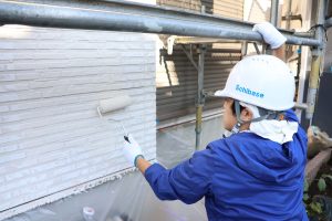 さいたま市見沼区、S様邸の外壁塗装は中塗りが完了