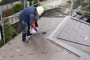 さいたま市見沼区のT様邸の屋根塗装は上塗りが完了