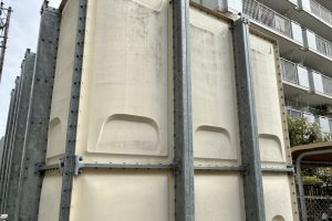 さいたま市大宮区のDマンションで受水槽の遮光塗装が着工