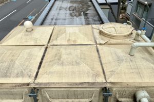 さいたま市大宮区のDマンションで受水槽の遮光塗装が着工