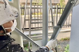 さいたま市大宮区、Dマンションの受水槽の塗装は中塗と上塗